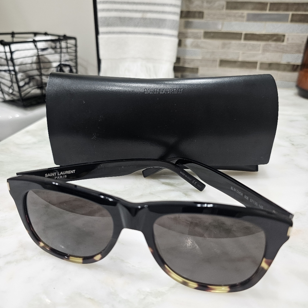 Sunglasses Saint Laurent
